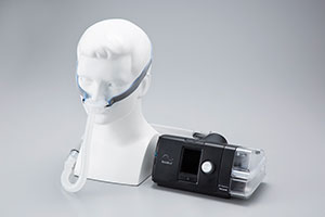 持続陽圧呼吸療法（CPAP）に使用するの治療器具の例